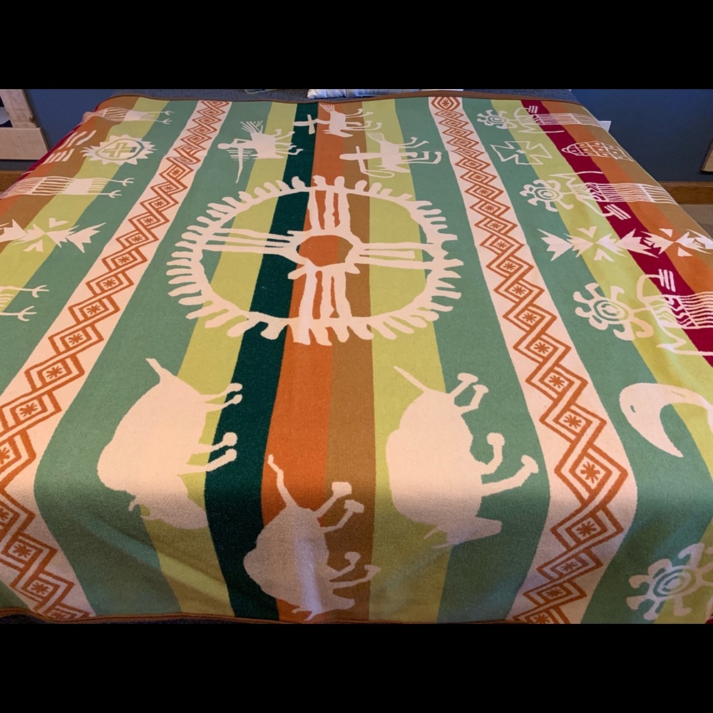 Pendleton twin wool, reversible blanket.